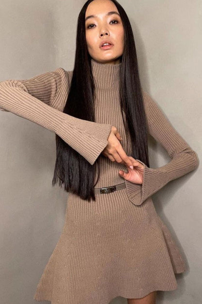 Classic Vintage Sweater with a Flattering Fit