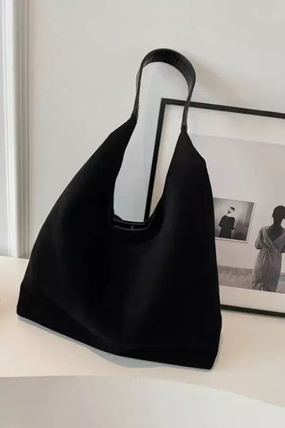 Gracefully Styled Bag for Any Occasion