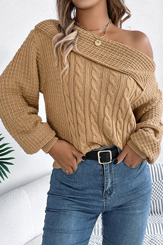 Well Tailored Sweater with a Graceful Silhouette