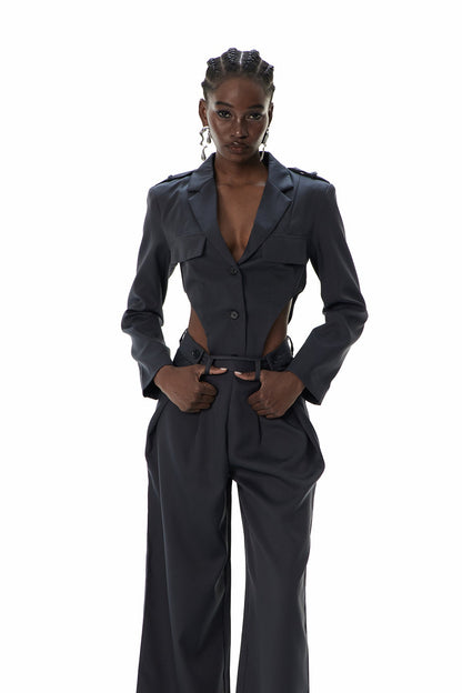Well Tailored Pants with a Graceful Silhouette