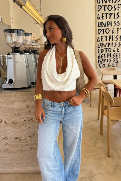 Effortlessly Elegant Top with a Timeless Design