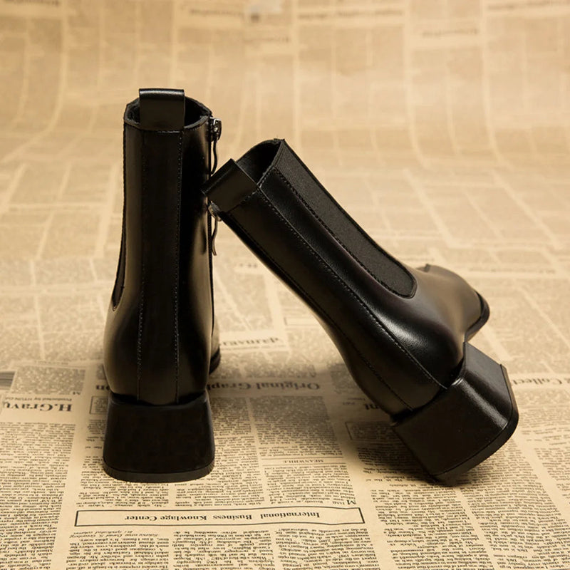 Polished Boots with an Effortless Classic Look