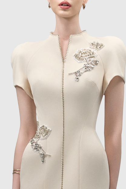 Well Tailored Dress with a Graceful Silhouette