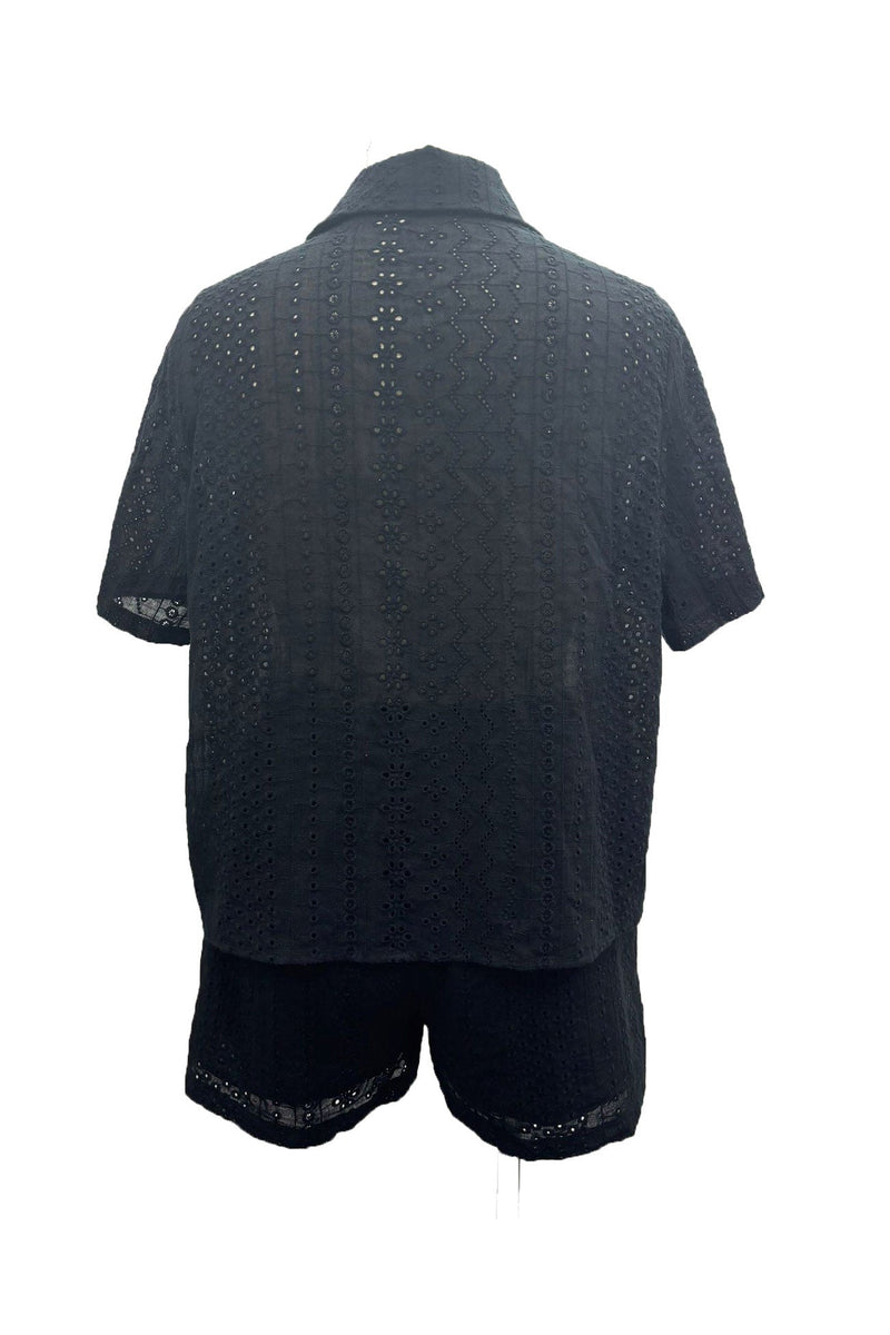 Classic Vintage Shirt with a Flattering Fit