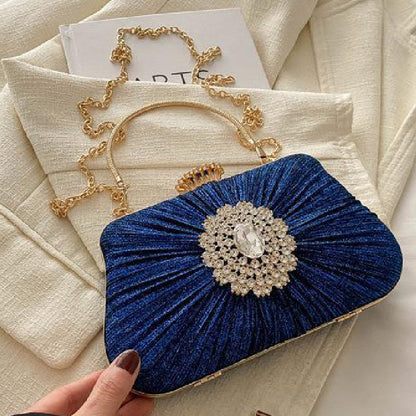 Classic Vintage Bag with a Flattering Fit