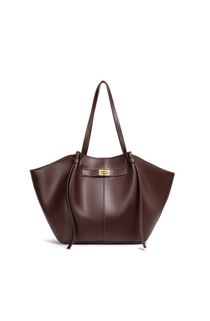 A Vintage Style Bag with Delicate Timeless Details