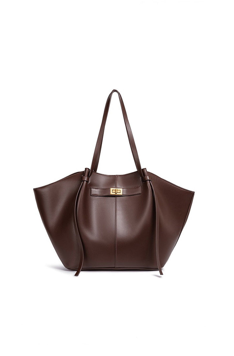 A Vintage Style Bag with Delicate Timeless Details