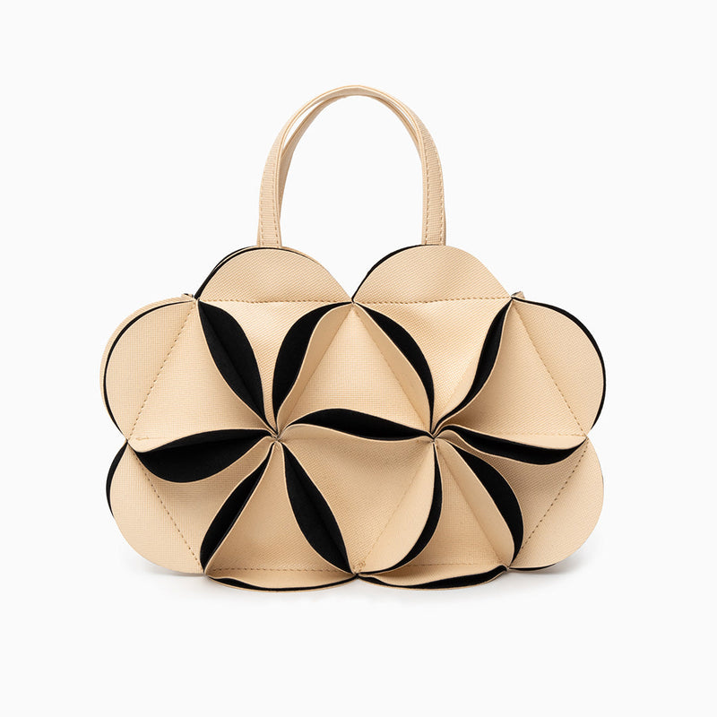 Gracefully Styled Bag for Any Occasion