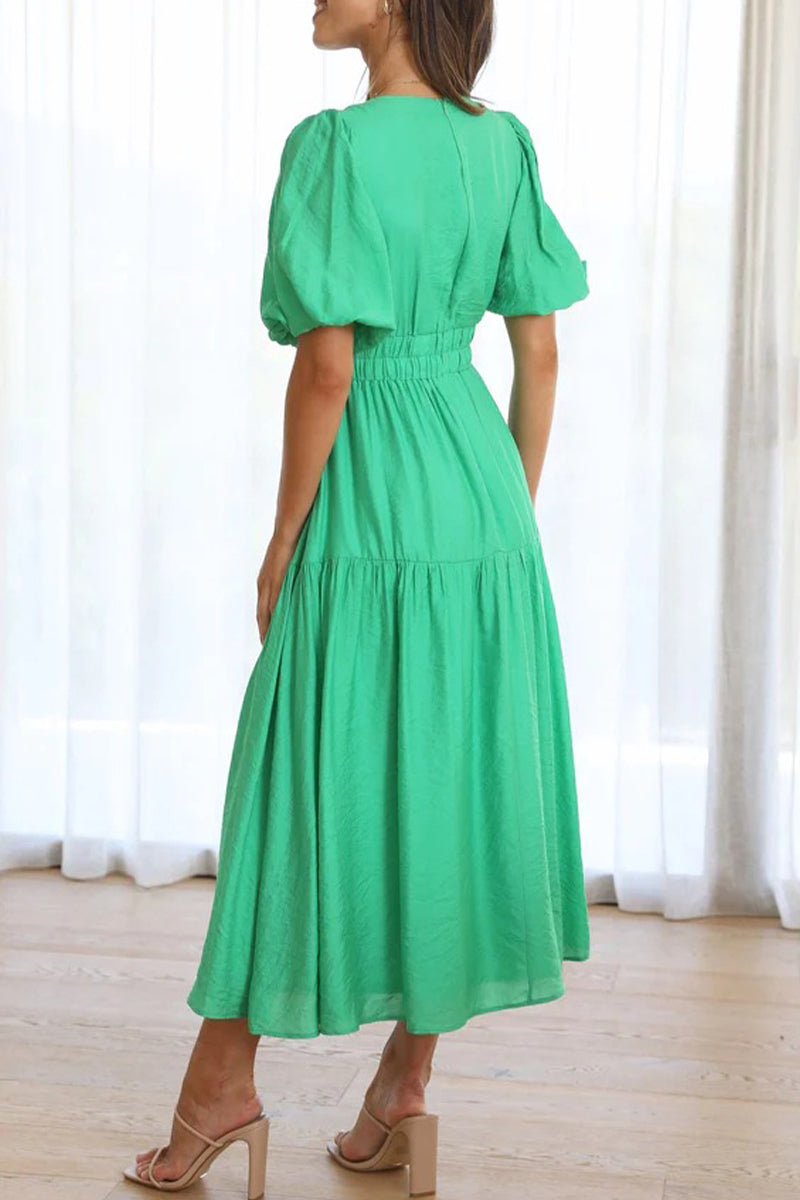 Beautifully Finished Dress in a Timeless Design