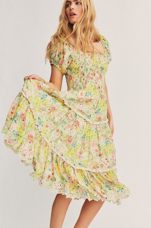 Polished Dress with an Effortless Classic Look