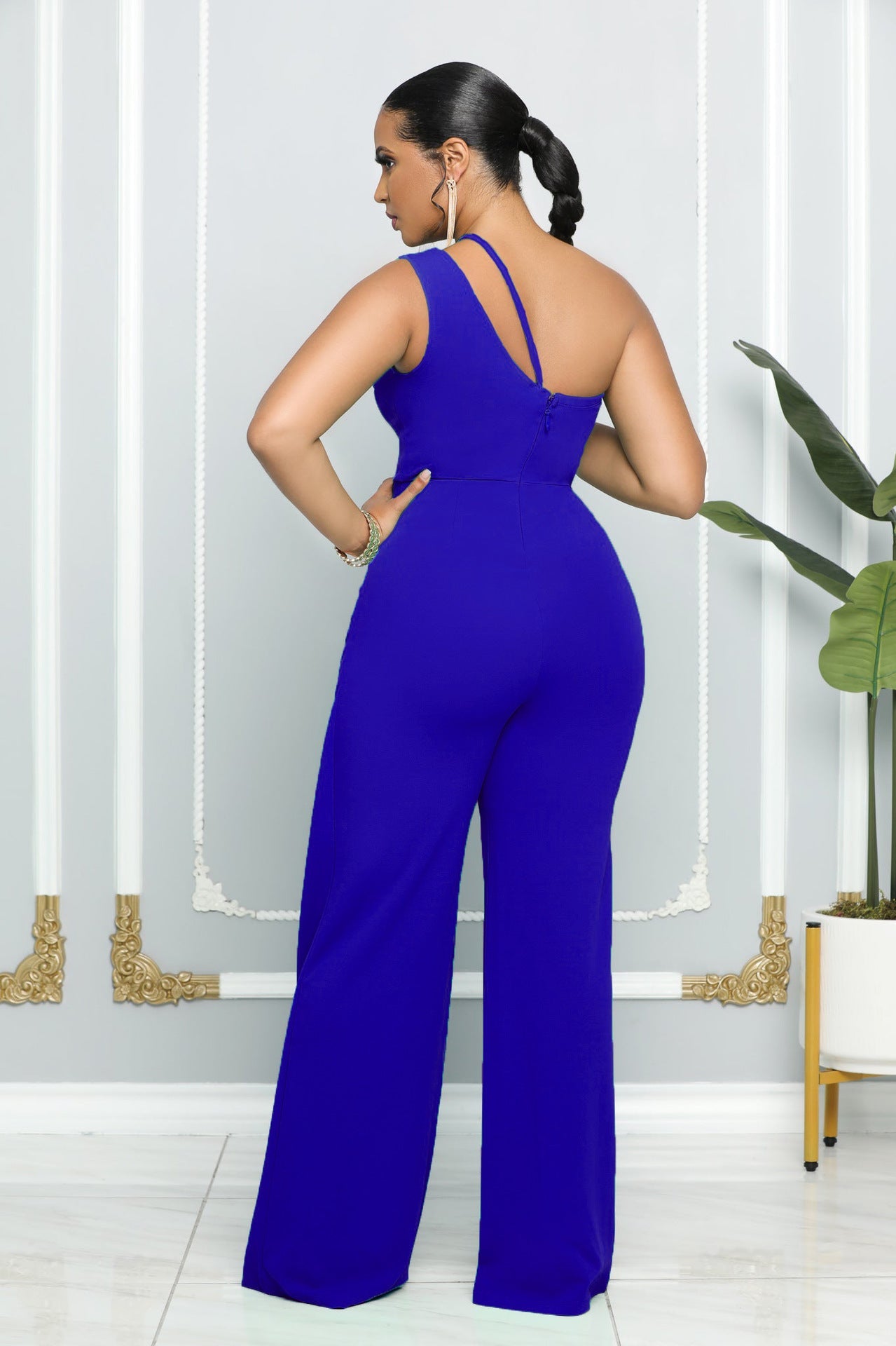Beautifully Finished Garment in a Timeless Design