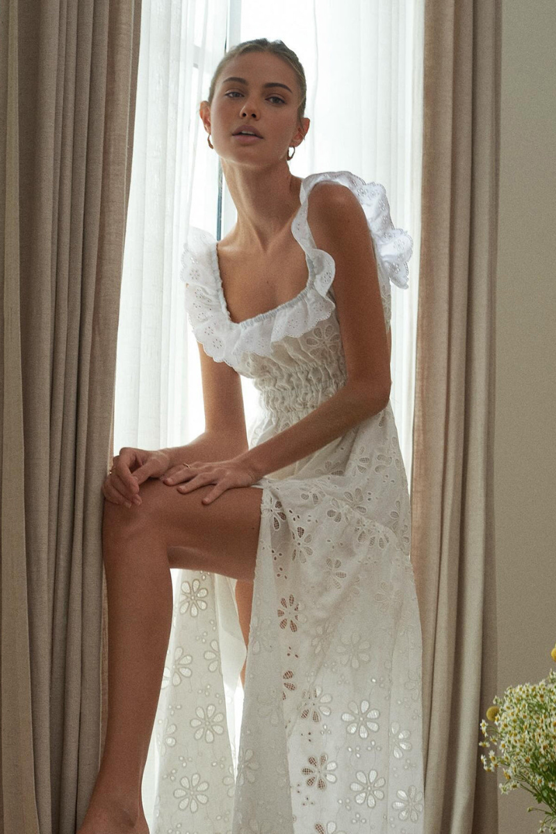 Gracefully Styled Dress for Any Occasion