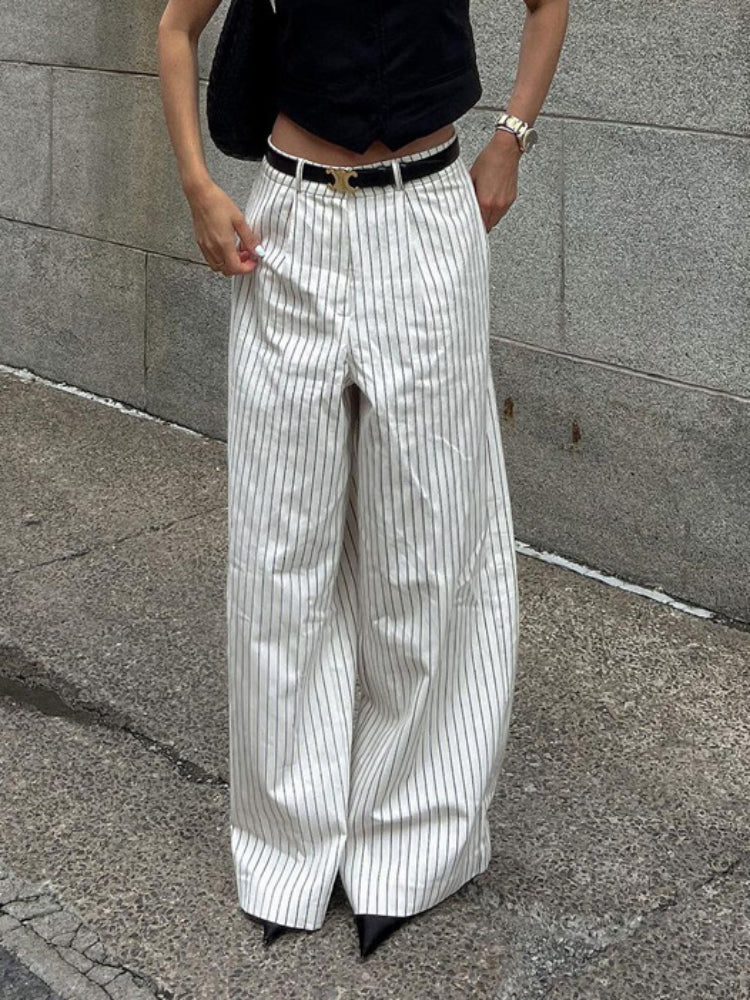 Sophisticated Pants with a Clean Classic Look