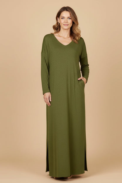 Well Tailored Dress with a Graceful Silhouette