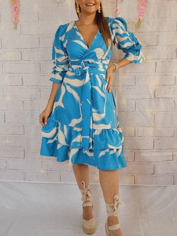 Classic Vintage Dress with a Flattering Fit