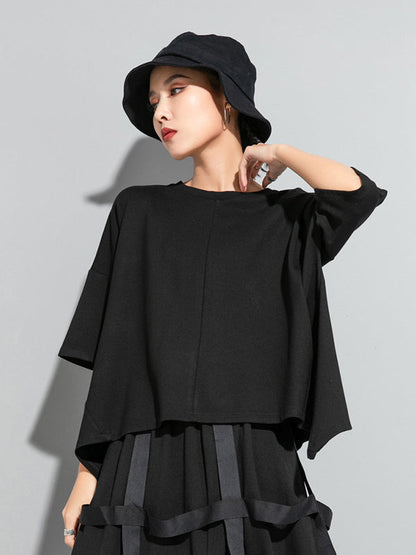 Effortlessly Elegant T-Shirt with a Timeless Design