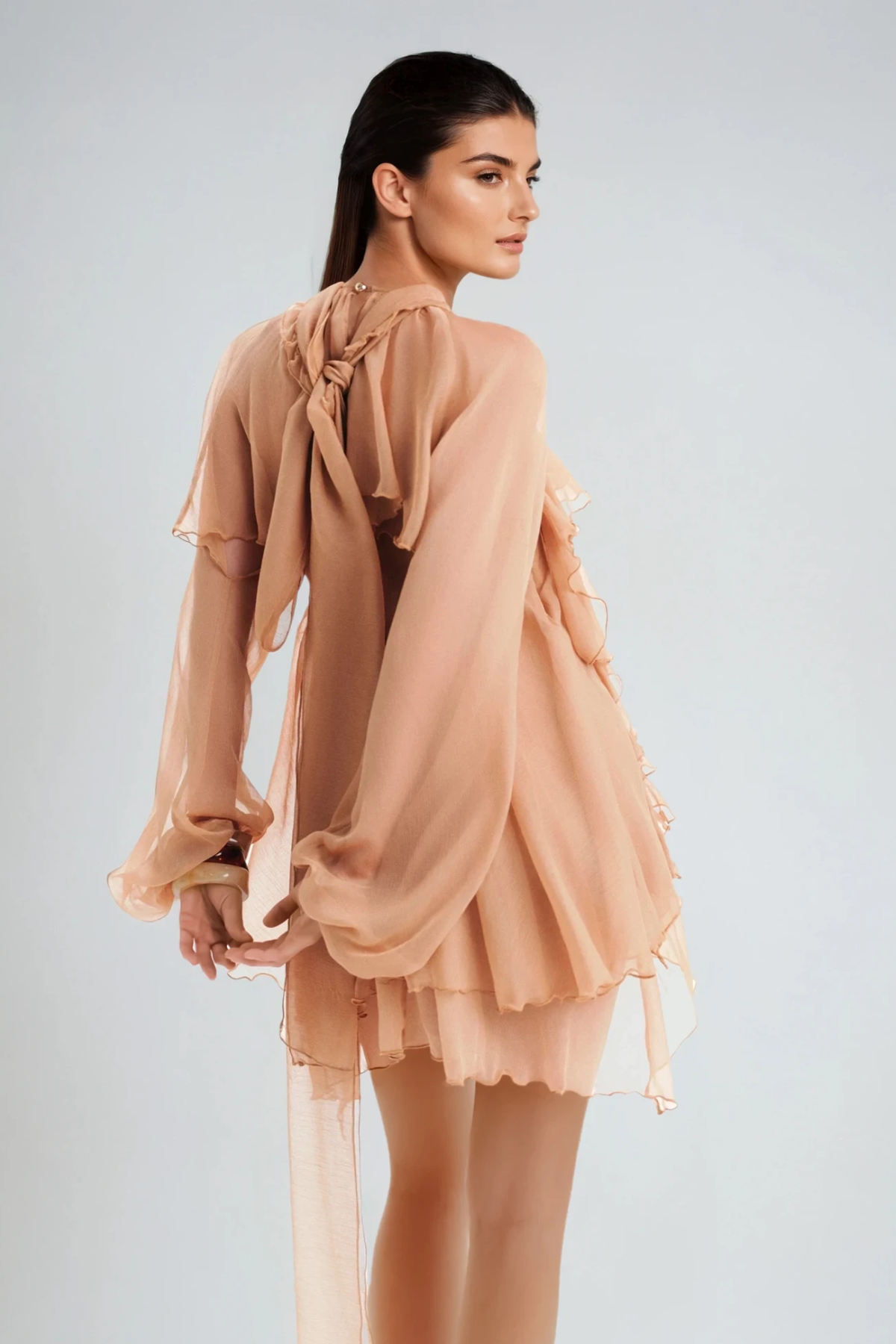 Effortlessly Elegant Pants with a Timeless Design