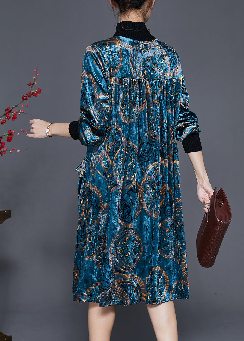 Well Tailored Dress with a Graceful Silhouette