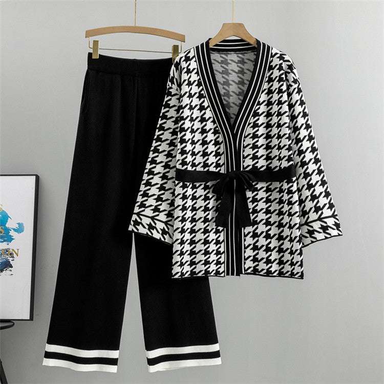 Well Tailored Cardigan with a Graceful Silhouette