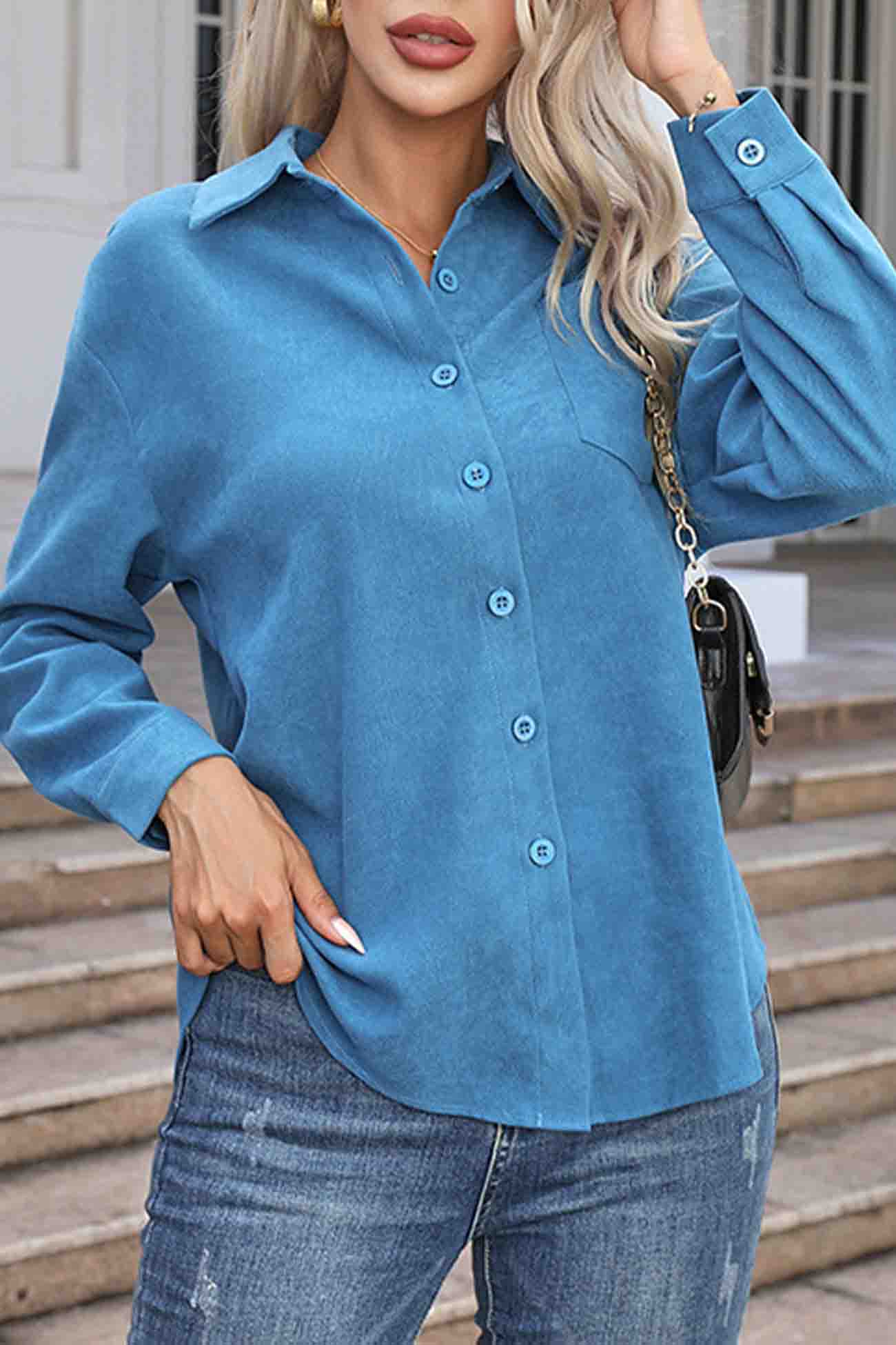 Well Tailored Blouse with a Graceful Silhouette