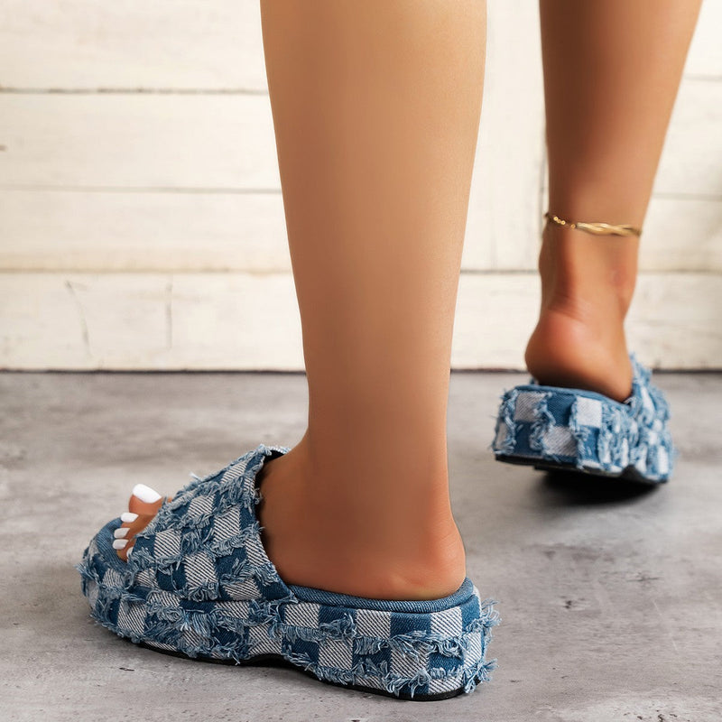 Polished Sandals with an Effortless Classic Look