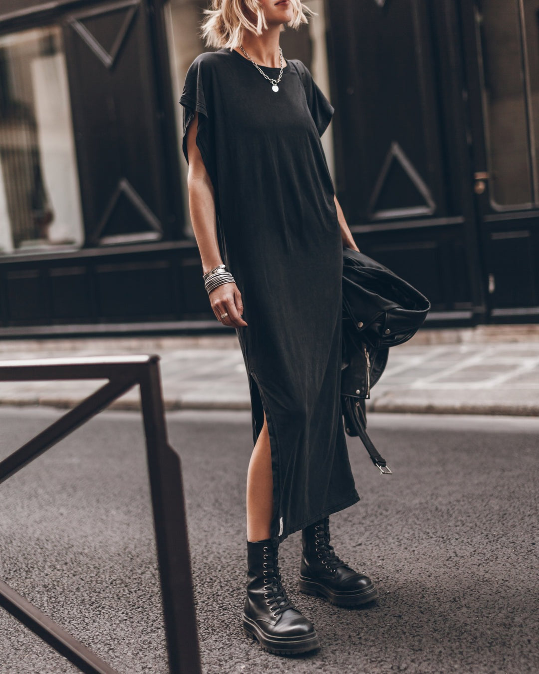 Beautifully Finished Dress in a Timeless Design