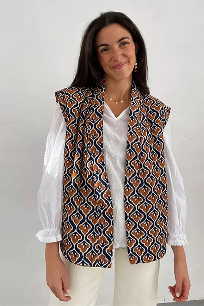 Classic Vintage Top with a Flattering Fit