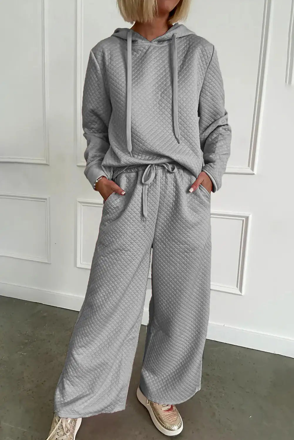 Well Tailored Pants with a Graceful Silhouette