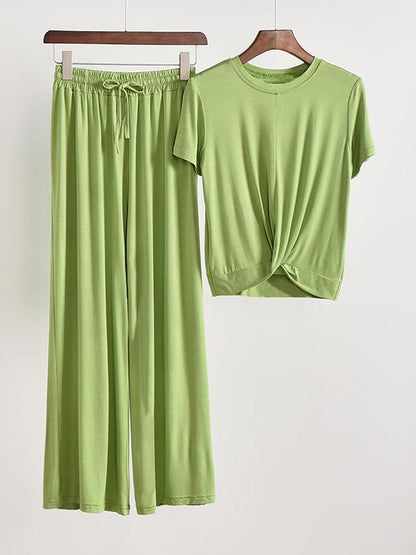 Effortlessly Elegant T-Shirt with a Timeless Design