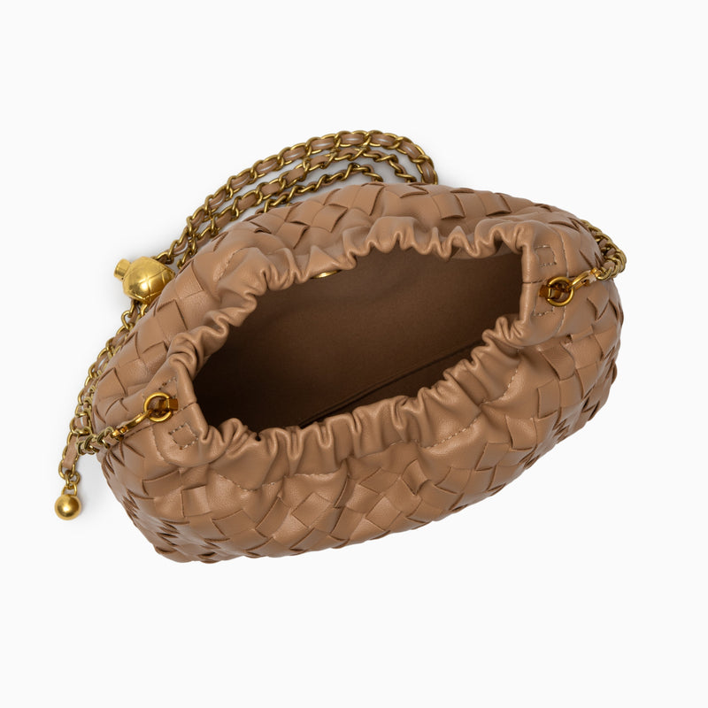 Polished Bag with an Effortless Classic Look