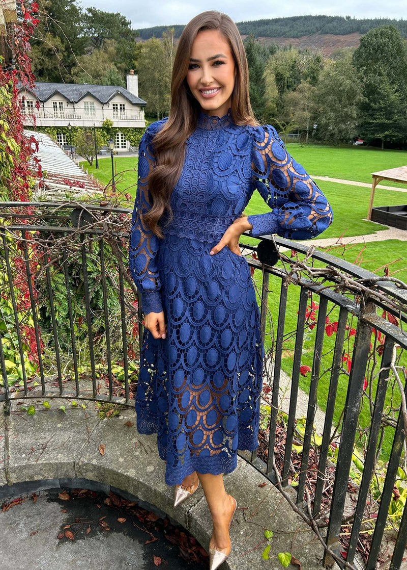 Beautifully Finished Dress in a Timeless Design