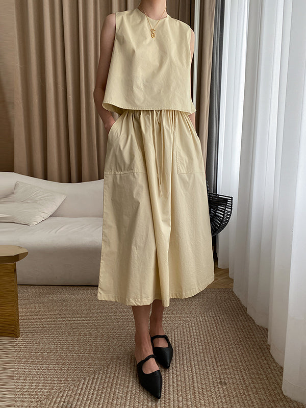 Sophisticated Garment with a Clean Classic Look