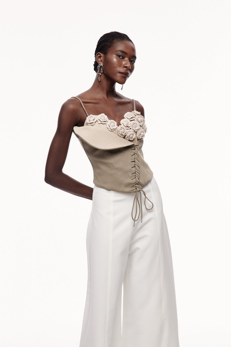 Beautifully Finished Top in a Timeless Design