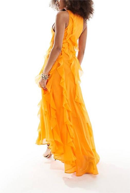 Gracefully Styled Dress for Any Occasion