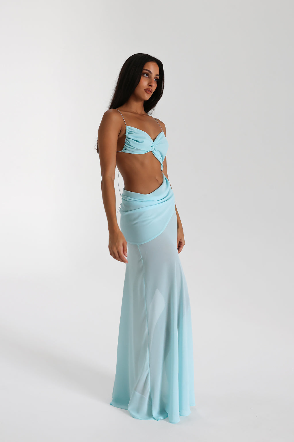 Beautifully Finished Dress in a Timeless Design