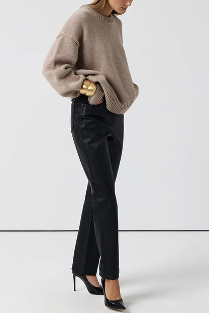 Well Tailored Sweater with a Graceful Silhouette