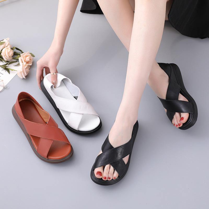 Effortlessly Elegant Sandals with a Timeless Design