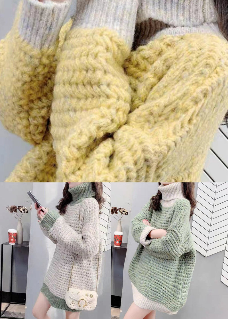 Classic Vintage Sweater with a Flattering Fit