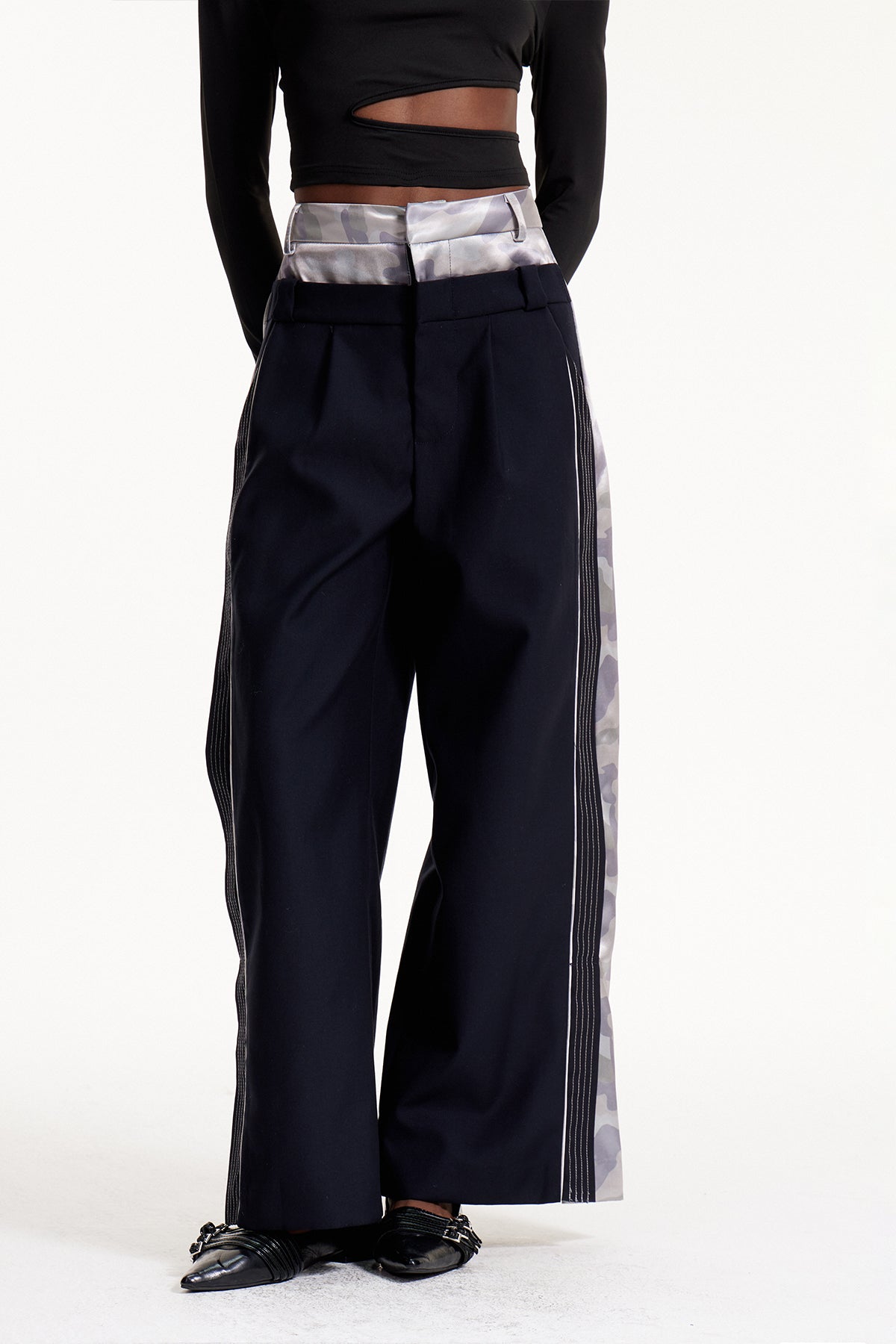 Elegantly Styled Pants for Everyday Wear