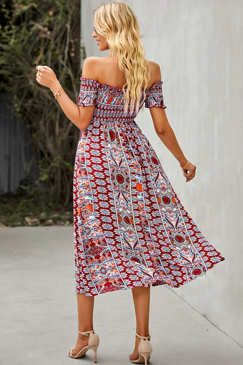 Classic Vintage Dress with a Flattering Fit
