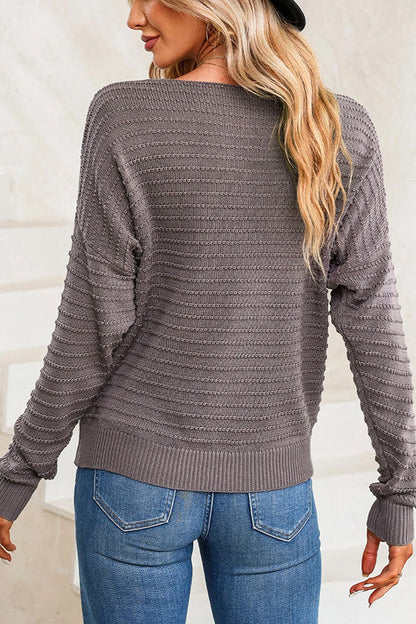 Effortlessly Elegant Sweater with a Timeless Design