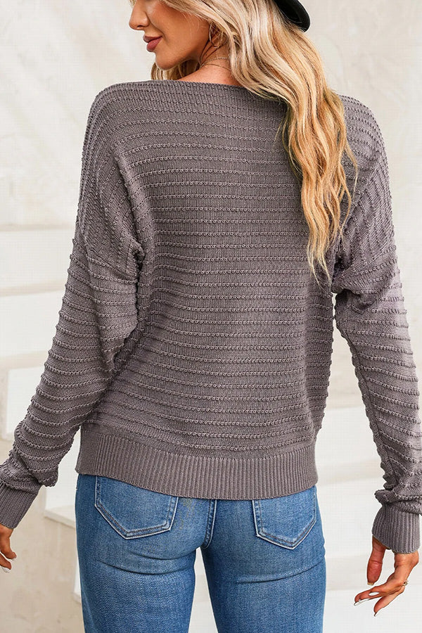 Effortlessly Elegant Sweater with a Timeless Design