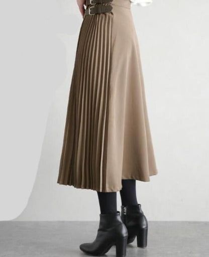 Sophisticated Garment with a Clean Classic Look