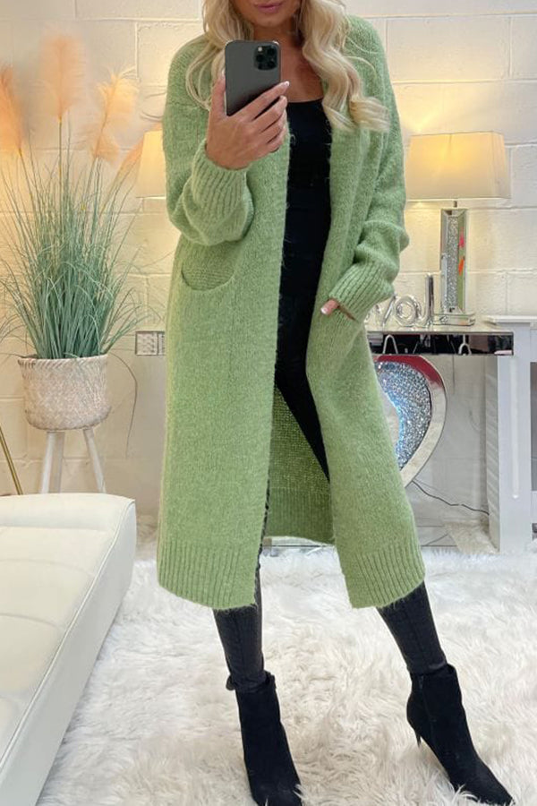 Well Tailored Cardigan with a Graceful Silhouette