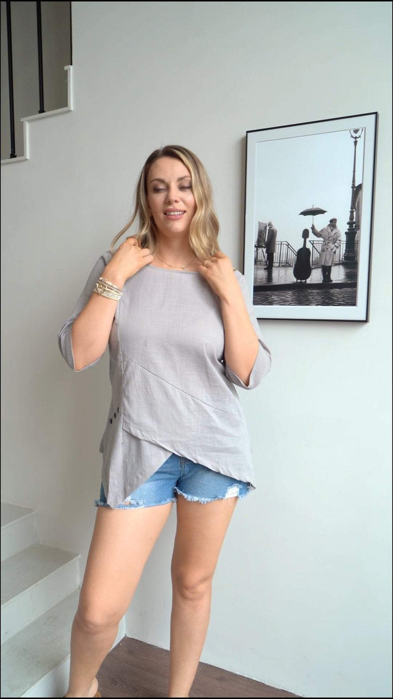 Classic Vintage Top with a Flattering Fit