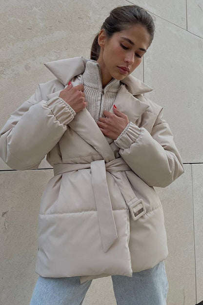 Well Tailored Coat with a Graceful Silhouette