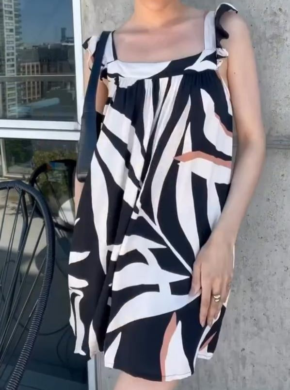 Sophisticated Dress with a Clean Classic Look