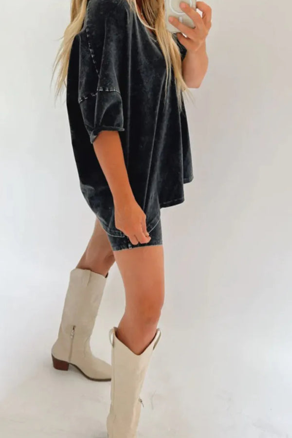Effortlessly Elegant Garment with a Timeless Design
