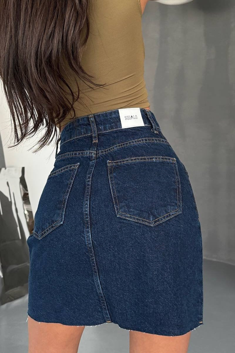 Effortlessly Elegant Garment with a Timeless Design