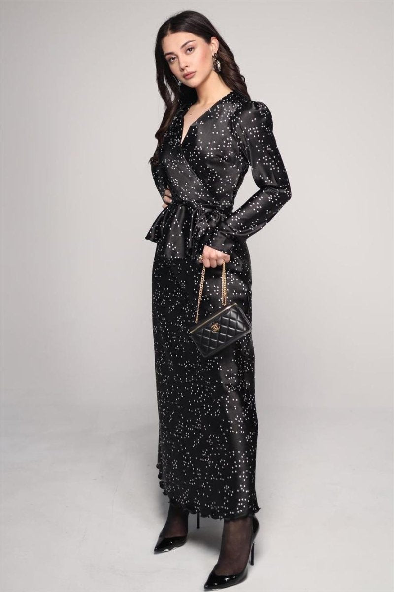 Effortlessly Elegant Blouse with a Timeless Design